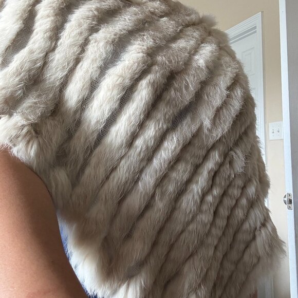 KELLI KOURI PONCHO - Picture 1 of 6